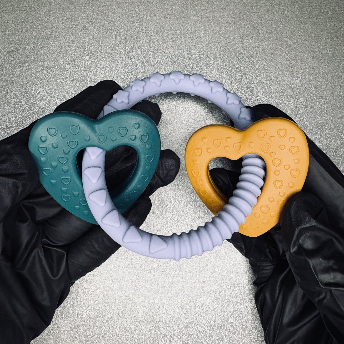 Jucărie Premium de Dentiție – “BabyLove Rings” din Silicon Alimentar, 100% Fără BPA, Design Ergonomic cu Inimioare Duble